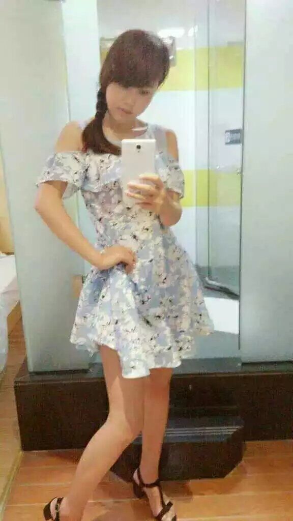 可甜可盐可性感真实美女 第1张