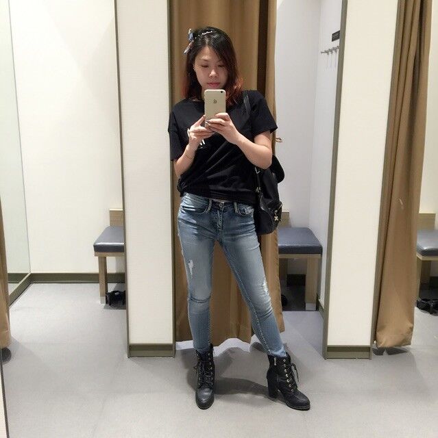 肤白貌美大长腿女孩，寻实力绅士。 第1张