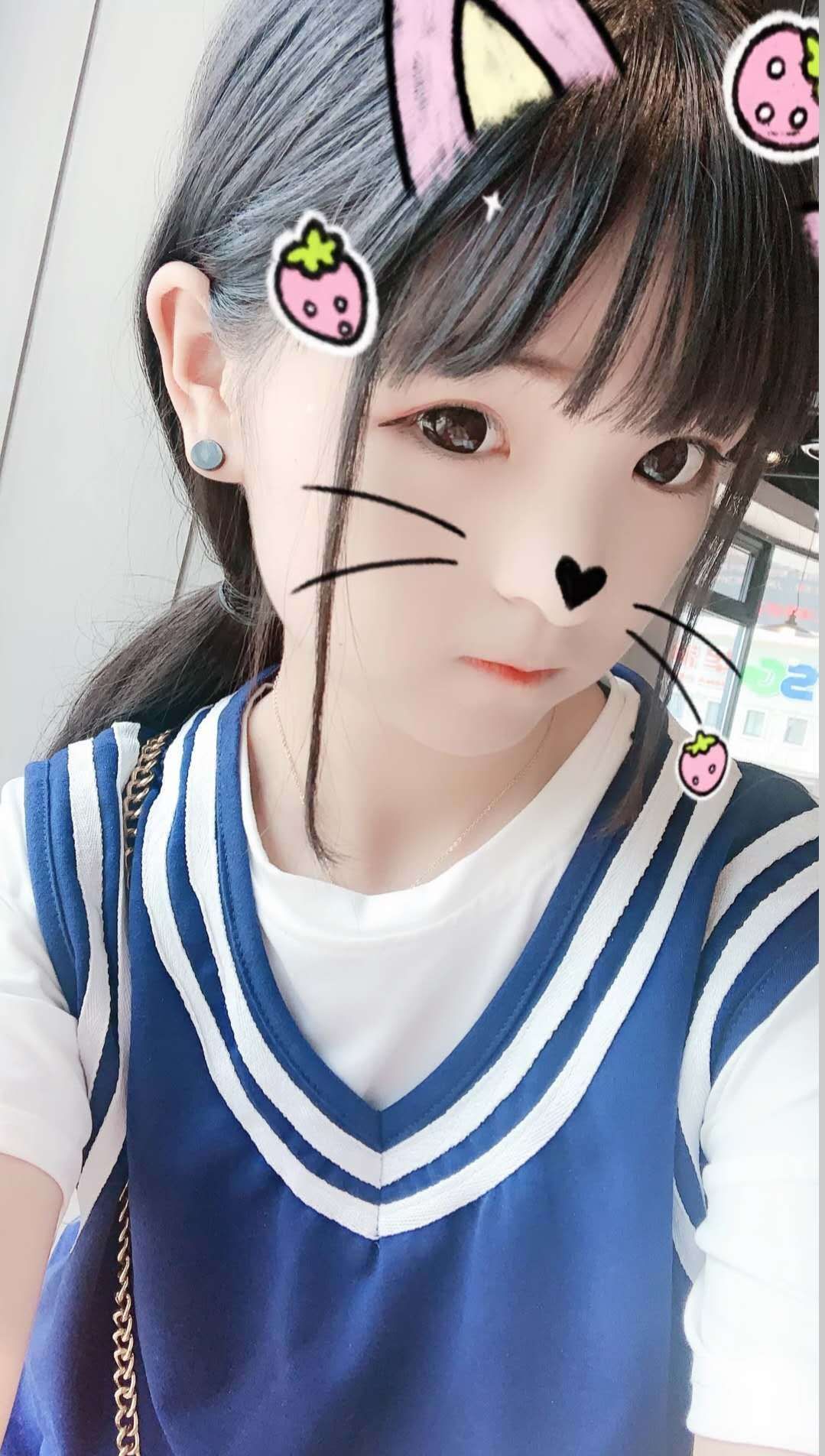 16岁高中萝莉求高帅富大叔抱走 第2张