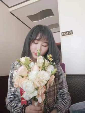 浙江杭州身高168清纯白皙女孩子 第1张
