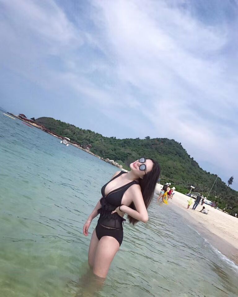 36D大胸翘臀女孩，活好会配合，找靠谱哥哥 第2张