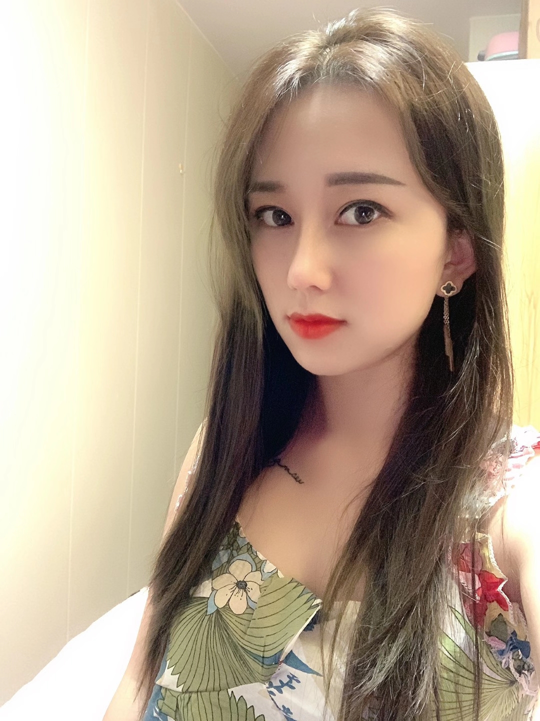 北京高挑气质御姐型美女 第2张