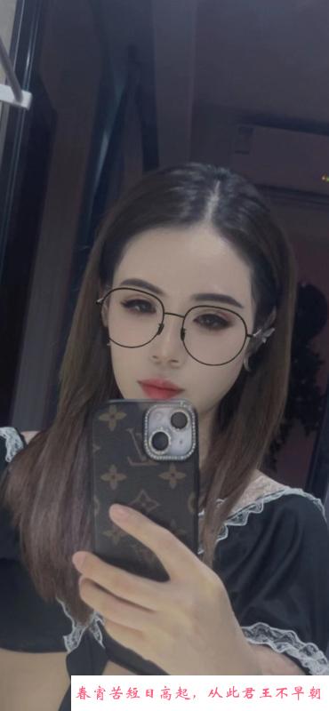 湖塘少妇 第2张