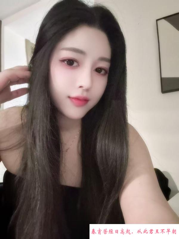 丰满长腿御姐梓琪 第1张