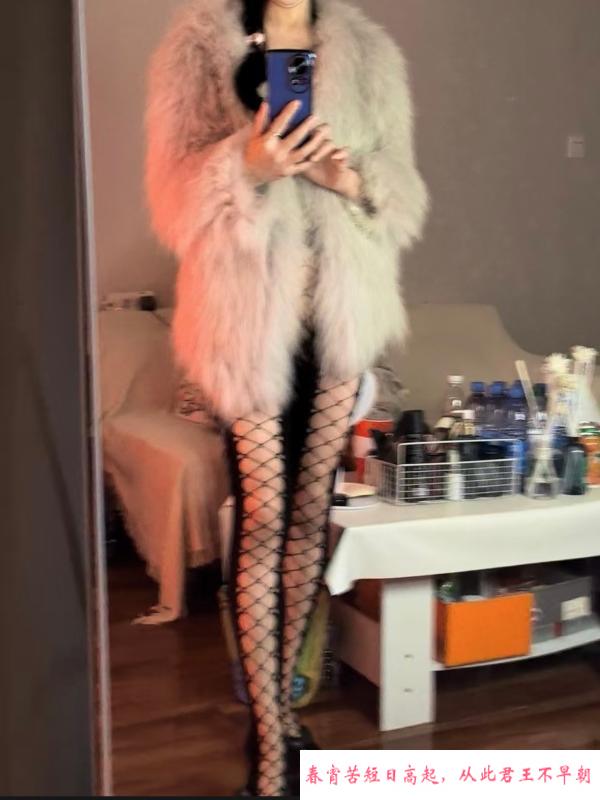 温柔少妇霞霞 第2张
