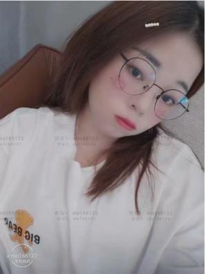 小甜甜肉感大胸 第1张