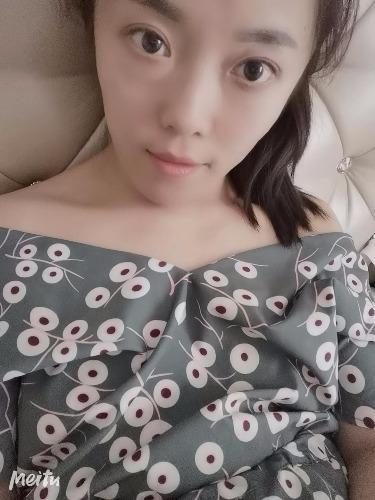 潮喷健身美女 第2张