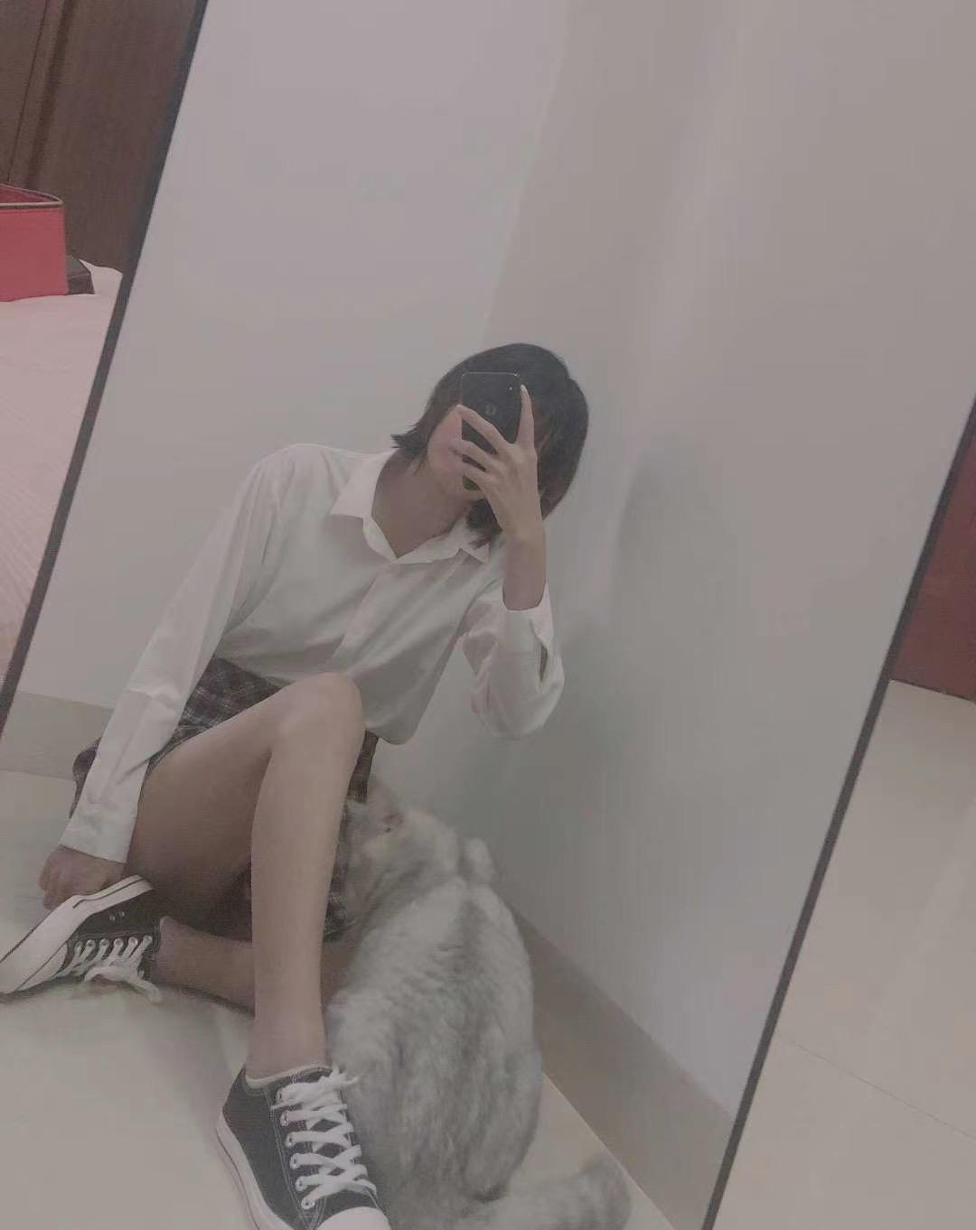 粉嫩长腿小姐姐 第2张