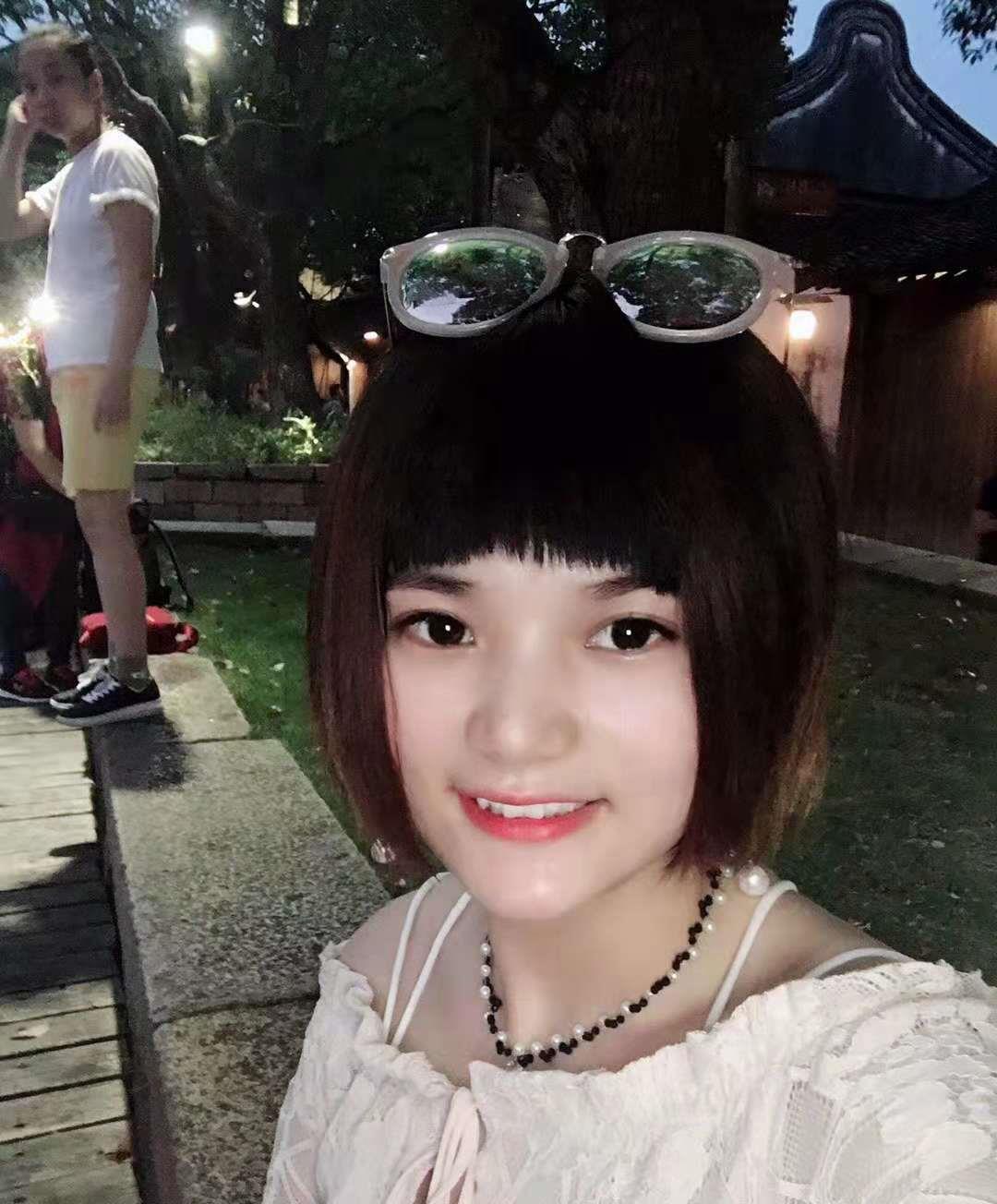 开女装店的淫娃 第1张