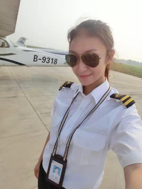 武汉美女机长初下海 第4张