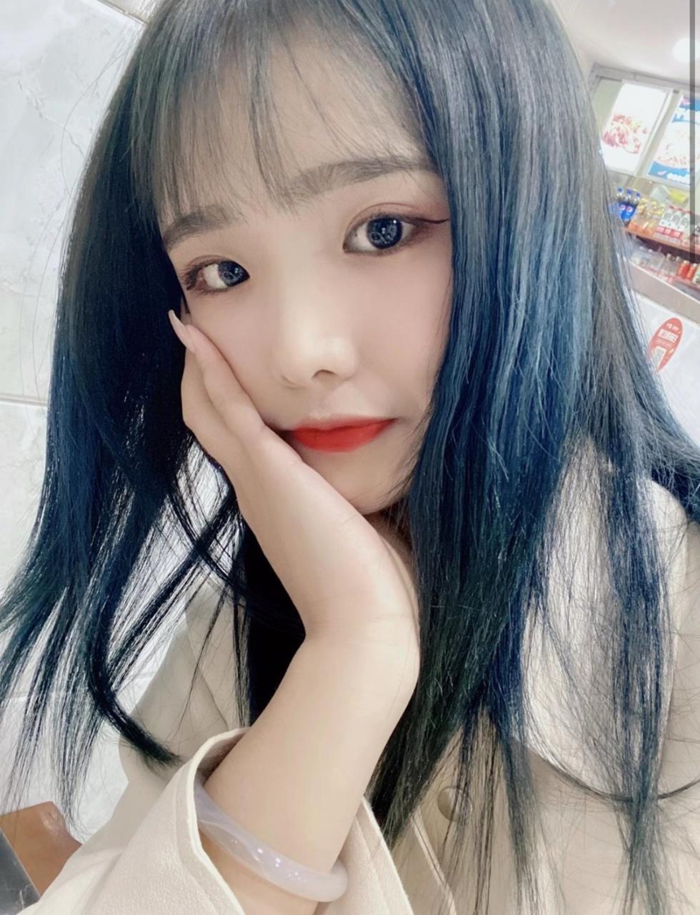 2020年12月30小性感有点甜美的敏儿 第1张