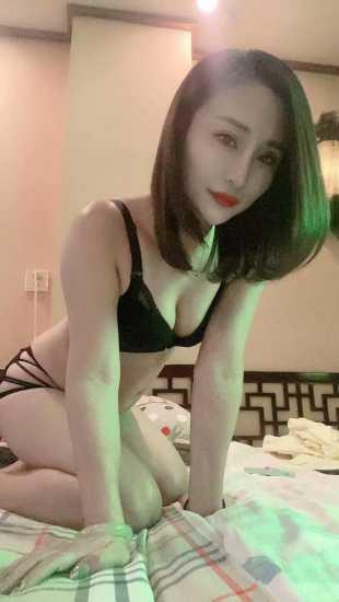 享受极品荡女,妩媚风流,床技一级棒,尺度大不机车 第1张
