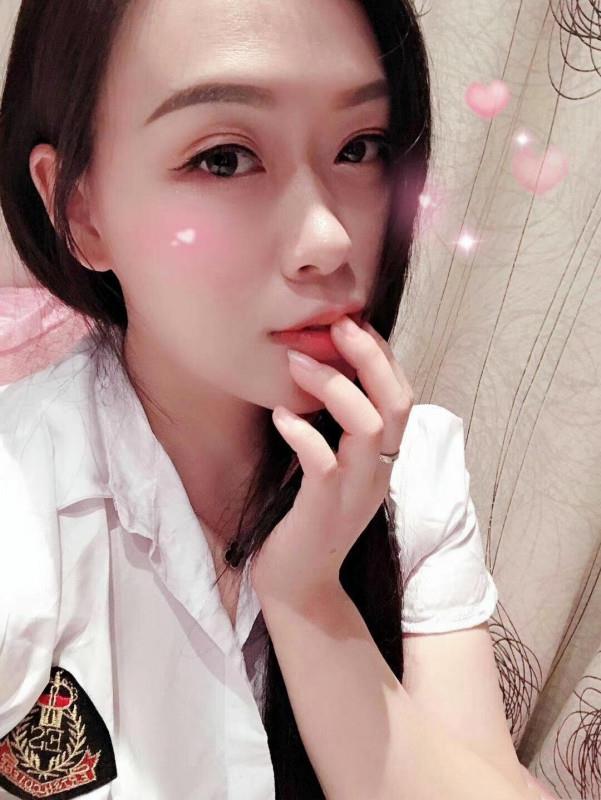 肉感小姐姐 第2张