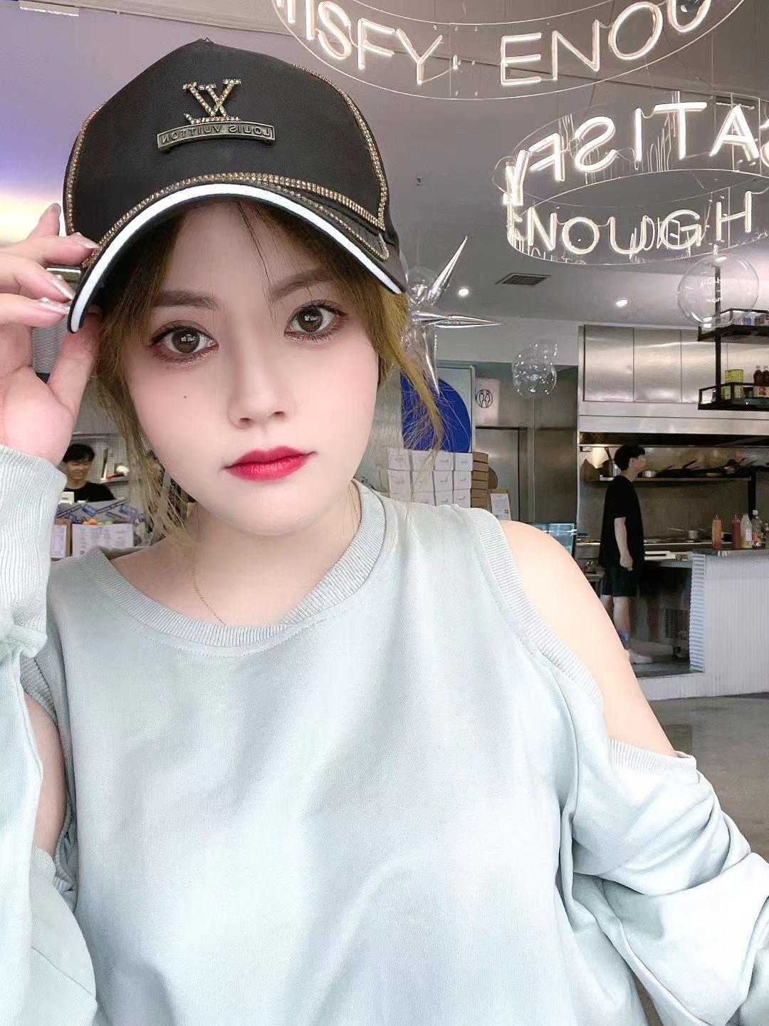 美胸36D嫩妹可亲亲 第1张