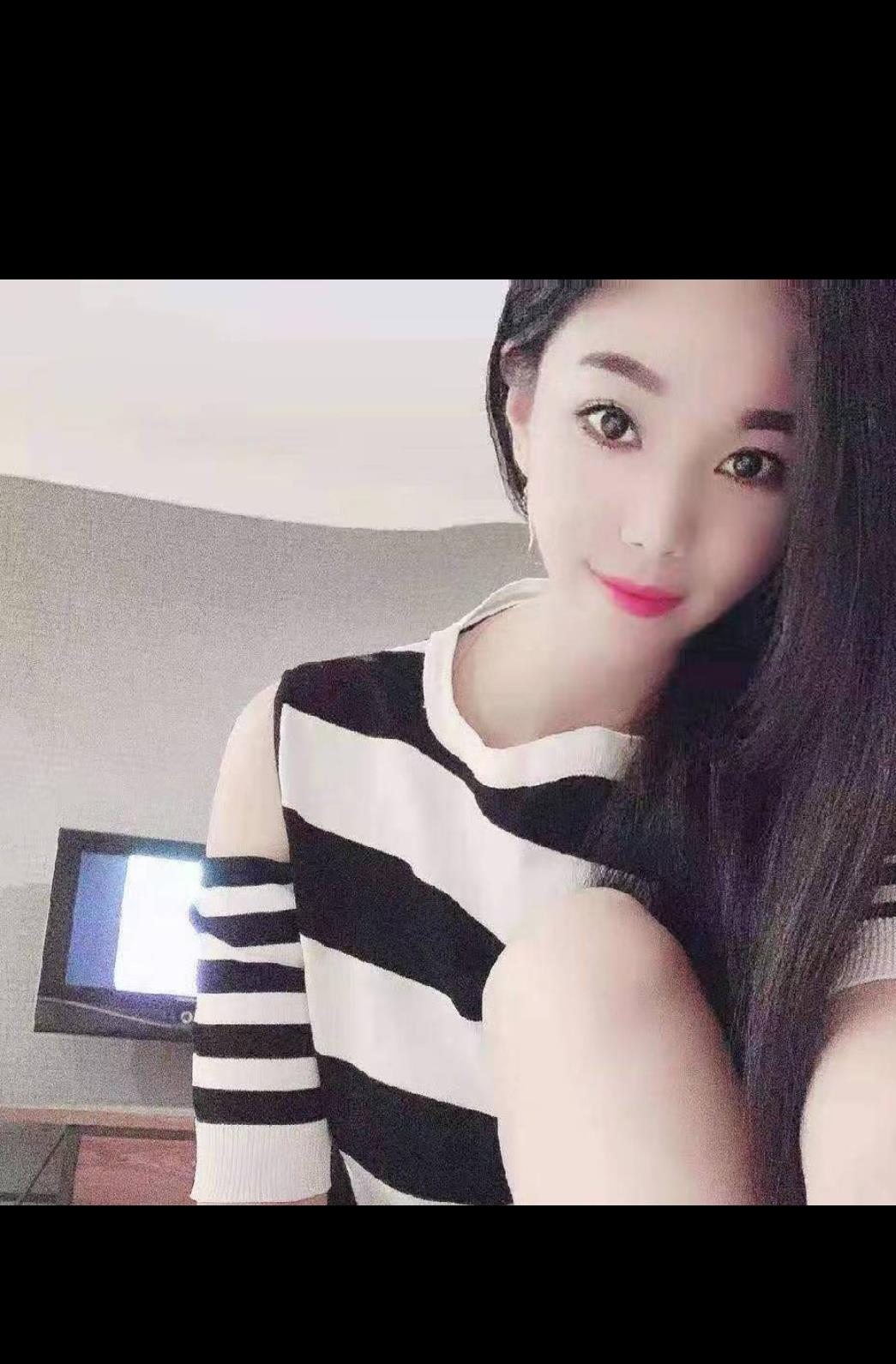 闵行中春路湖北地雷妹子 第1张