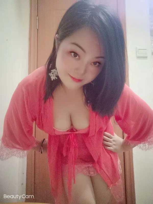 海珠大奶少妇甜甜 第2张