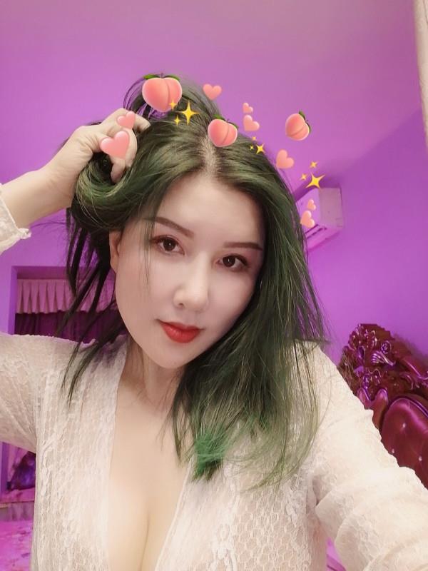 很骚的小姐姐 第2张