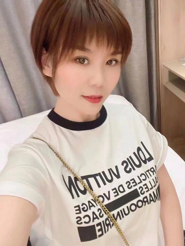 包河短发气质女 第3张