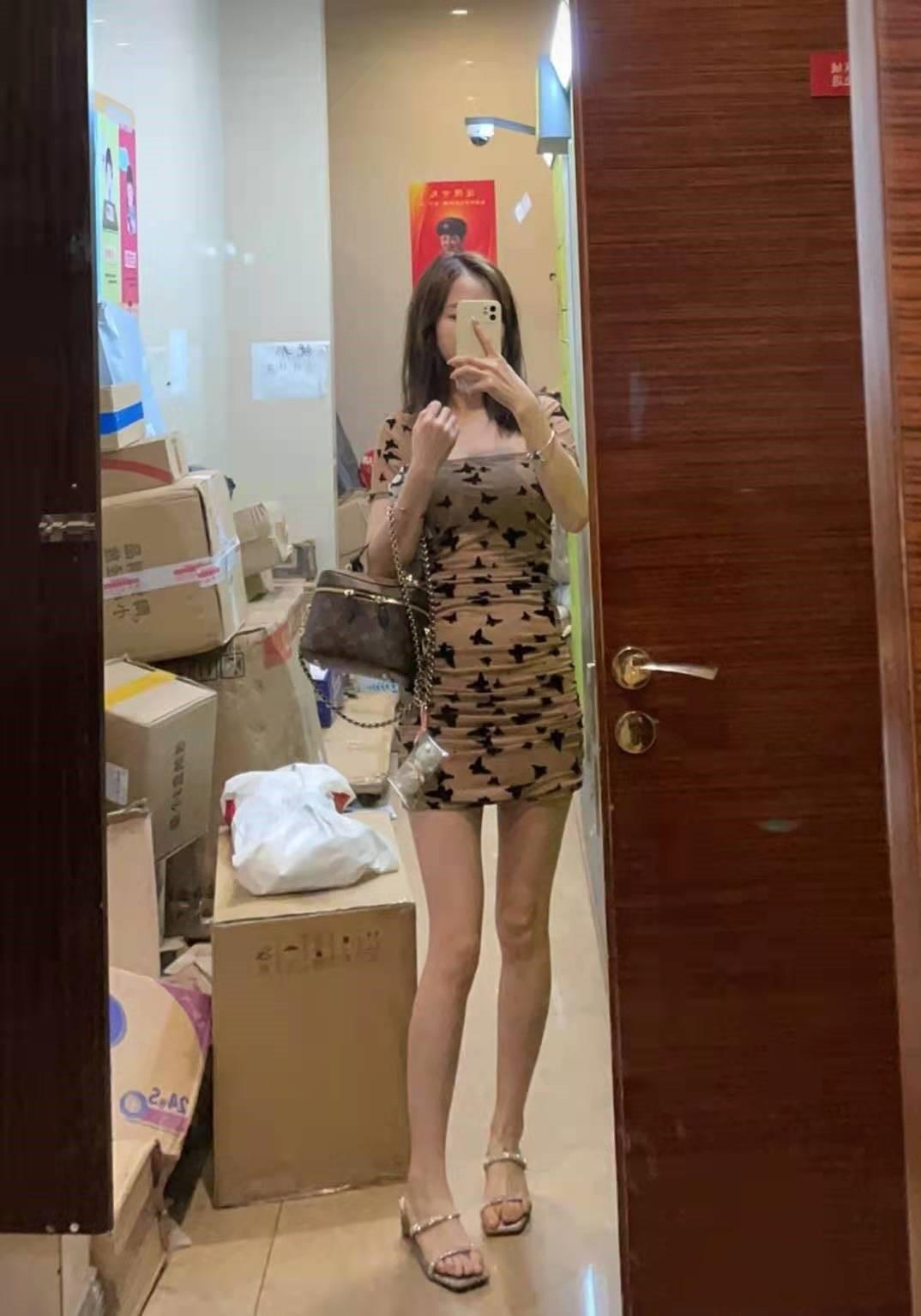 身材口活不错的年轻妹子 第1张