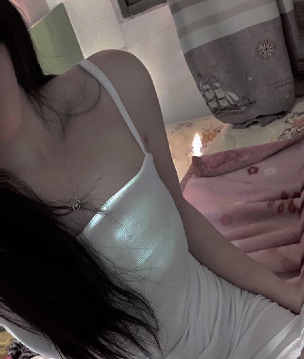 体验仓山区服务系美女,胸推/吸皮/毒龙/69一个都不少 第2张
