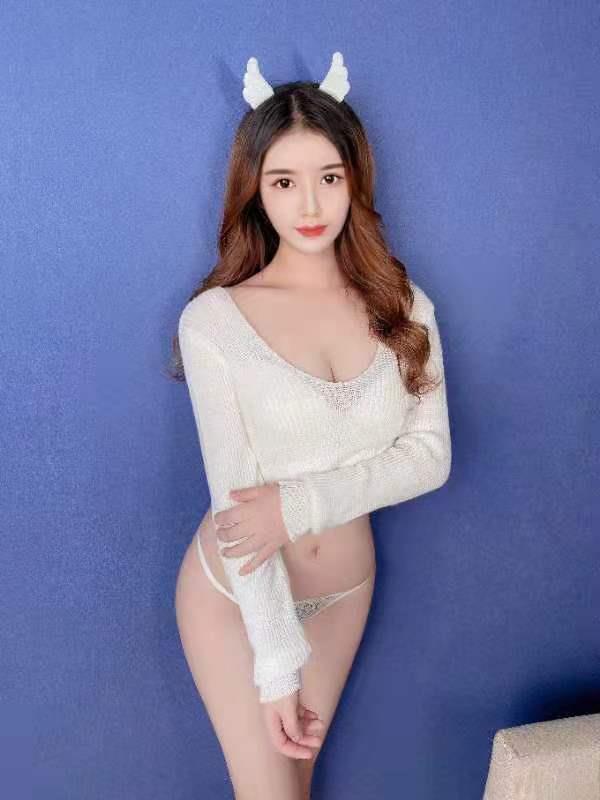 自广东的大波嫩妹,外表淑女上床很会发浪,后入爽度爆炸 第2张
